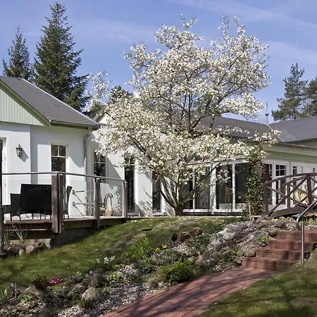 ホテル Seehotel Ecktannen ヴァーレン