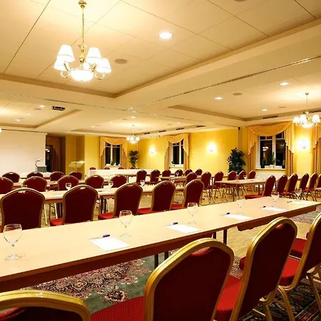 ホテル Seehotel Ecktannen ヴァーレン